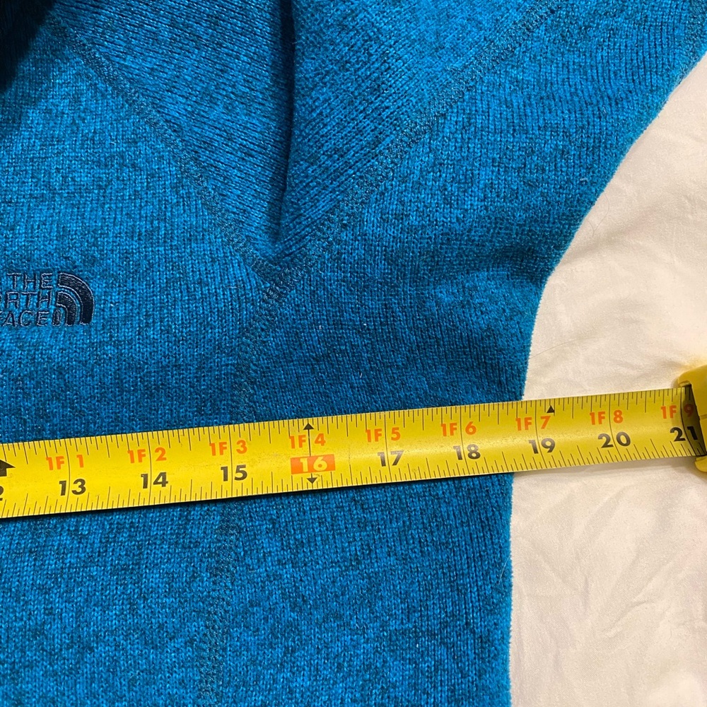 The North Face Crescent Sunshine Sweater Hoodie - Picture 5 of 7